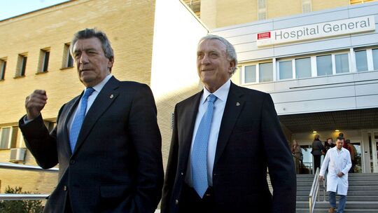 Jose Emilio Santamaria (r)