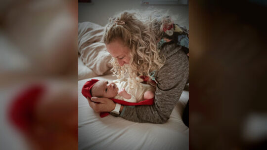 Elena Heubner in ihrer Rolle als Hebamme.