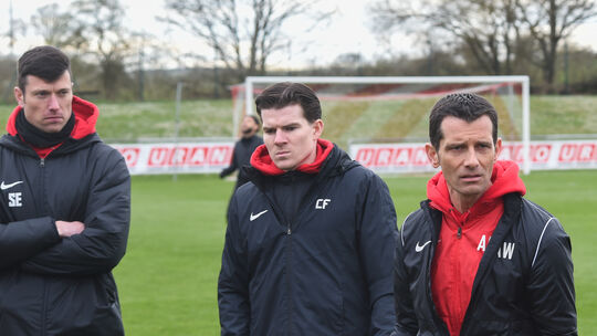 Aus und vorbei: André Weingärtner (rechts) wird das Team der SG Hüffelsheim nicht mehr betreuen. Simon Engelbert (links), der Sp Aus und vorbei: André Weingärtner (rechts) wird das Team der SG Hüffelsheim nicht mehr betreuen. Simon Engelbert (links), der Sp