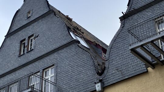 In einer Dachstuhlwohnung im Drei-Klang-Gebäude auf dem Koblenzer Oberwerth hat es am Montag, 13. April, gebrannt.