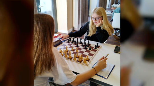 Emma Didas in ihrer entscheidenden letzten Partie beim Titelgewinn bei der Rheinland-Pfalz-Meisterschaft in Pirmasens gegen Mari