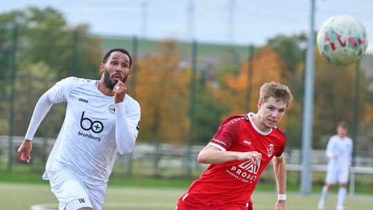 Alexis Weidenbach (weißes Trikot) wird sich auch dieses Mal wieder mit Schneifels Dans Darians Spruds im Laufduell messen können
