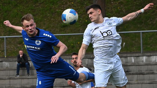 Wissen um Philipp Weber (links) will sich in Bitburg wie zuletzt beim 2:2 daheim gegen Andernach um Mike Borger präsentieren, al