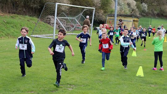 Ausgesprochen groß ist beim beliebten Schinderhanneslauf des TuS Miehlen der Elan in den Nachwuchsrennen.