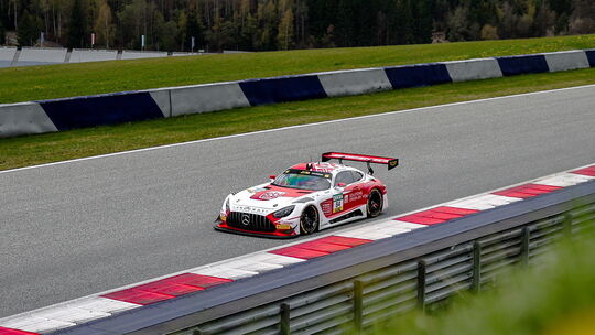 Tom Kalender ist mit gerade einmal 18 Jahren jüngster Pilot in der höchsten Motorsportliga Deutschlands und startet bereits in s