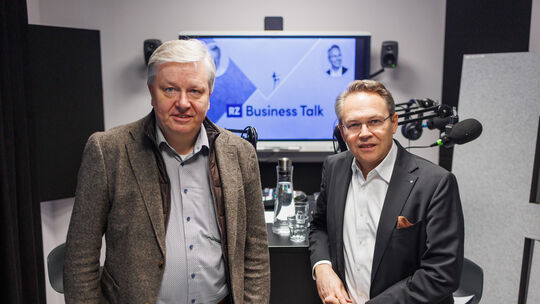 Im Business Talk, dem gemeinsamen Podcast der Rhein-Zeitung und Westerwaldbank, sprechen Lars Hennemann (links) und Dr. Ralf Köl