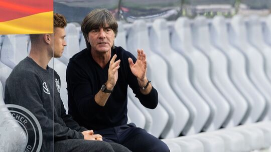 Joachim Löw (r) und Joshua Kimmich