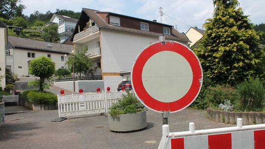 Seit Juni 2020 ist die kleine Brücke an der Straße "Auf der Trift" in Arzbach gesperrt. Nun kommt Bewegung in die Sache, mit dem