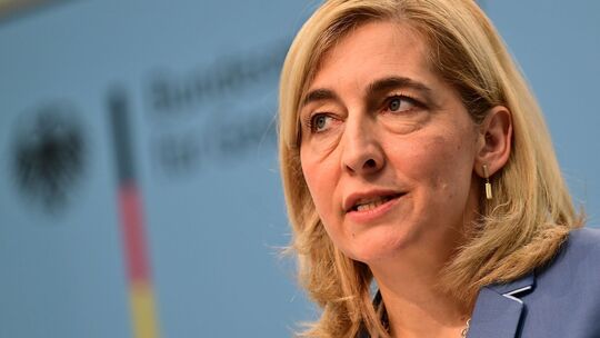 Ministerin Warken zur Finanzreform der gesetzlichen Krankenkasse Ministerin Warken zur Finanzreform der gesetzlichen Krankenkasse