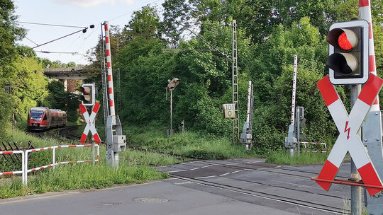 Die Auffahrt zur Horchheimer Brücke - mit dem Bahnübergang an der Emser Straße - sorgte an zwei Tagen für Einschränkungen im Zug