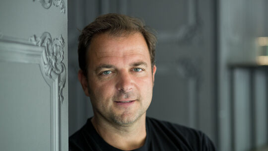 Hundetrainer, Komiker und Buchautor Martin Rütter macht sich für Julie aus Andernach stark.