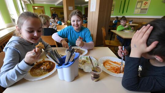 5,22 Euro kostet das Mittagessen in den Grundschulen der VG Birkenfeld in Zukunft.