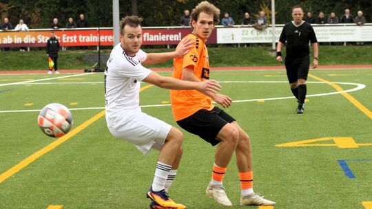 In der Hinrunde setzte sich der Ex-Westerburger Paul Reichelt (rechts) mit dem TuS Montabaur mit 2:0 gegen seine früheren Teamko