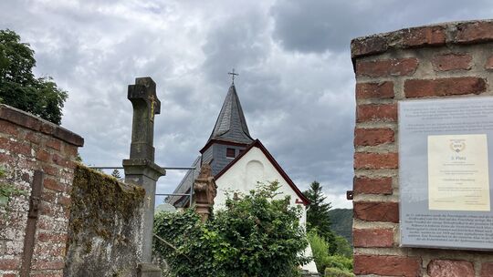Der Sänger Peter Reinders gastiert mit klassischen Werken am 1. und 2. Mai in der Kapelle auf dem Neefer Petersberg.