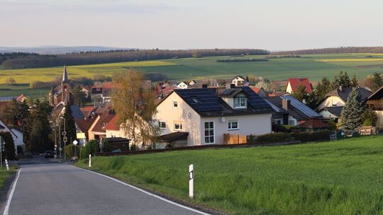 Nordöstlich der Gemeinde Lauschied parallel zur L376 beginnt auf Lauschieder Gemarkung der Windpark Lauschied-Abtweiler-Raumbach
