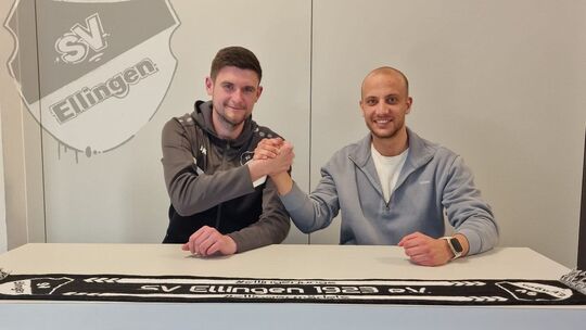 Enrico Adams (rechts, hier mit dem Sportlichen Leiter Claudio Schmitz) wird in der kommenden Runde das Traineramt bei der SG Ell