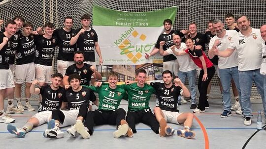 Jubel bei der HSG Kastellaun/Simmern nach dem Auswärtssieg in Bingen.