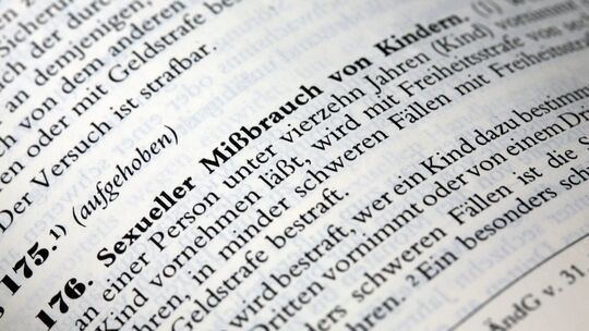 Ein 37-Jähriger steht zurzeit vor Gericht. Ihm wird sexueller Missbrauch vorgeworfen.