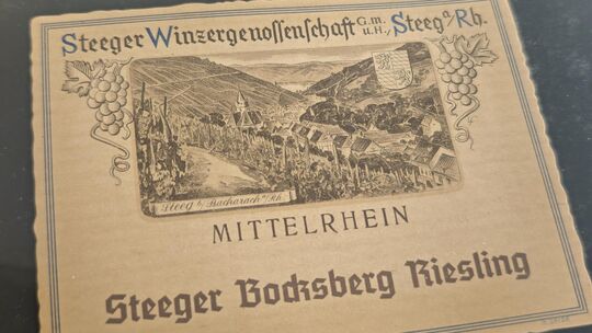 Blick in die Weinetikettensammlung von Stephan Euler. Blick in die Weinetikettensammlung von Stephan Euler.