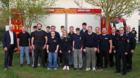 Aufnahme und Verpflichtungen: Erfreulich viele Menschen bewerben sich für die Feuerwehrtätigkeit.