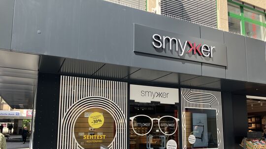 In der Koblenzer Löhrstraße gibt es viele kleine Läden - und immer mal wieder Wechsel. Der Optiker Smykker schließt offenbar auc