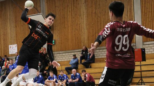 Im Hinspiel setzte sich die HSV Rhein-Nette (David Schnur mit dem Schussversuch) noch mit 33:30 gegen den SV Gerolstein durch, d