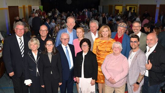 Vorstand von Förderverein und Stiftung und zahlreiche Botschafter der guten Tat freuten sich über die große Resonanz der Jubiläu