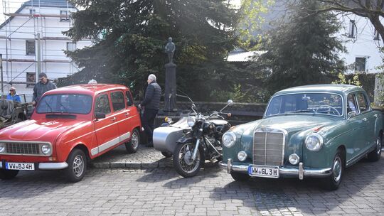 Eine Oldtimer-Ausstellung ließ das Herz von Liebhabern bei dem dritten Frühlingsfest höher schlagen.