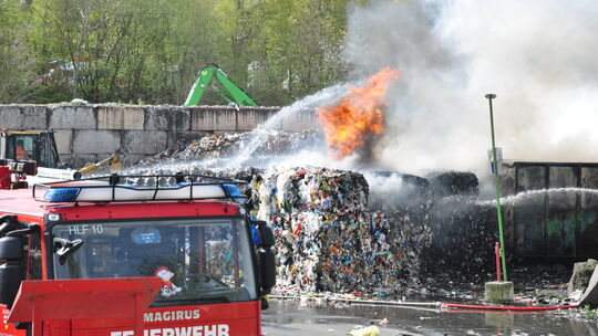 Großbrand Recyclingbetrieb Ochtendung