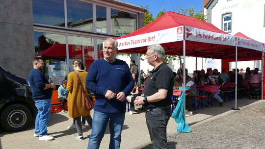 Zufriedene Gesicher angesichts der Entwicklungen bei ZF Friedrichshafen in Ahrweiler zeigten nicht nur Markus Eulenbach, Geschäf