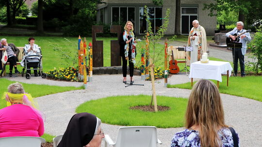 Die Katharina Kasper Stiftung hat einen Schmetterlingsgarten anlegen lassen. Er ist eine Begräbnisstätte für früh verstorbene Ki