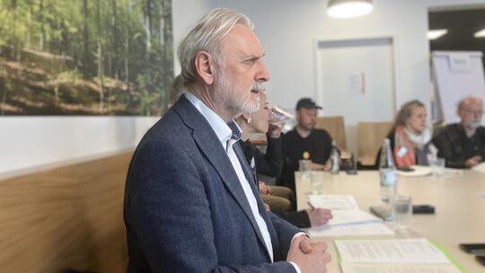 Kulturstaatssekretär Jürgen Hardeck ist auf Abschiedstournee: Im Mai geht er in Ruhestand. Beim runden Tisch des Kulturprojekteb