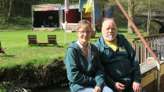 Monika Beck und Dietrich Papp sind die Veranstalter des Elztalfestivals auf der Brückenmühle bei Roes. Das Programm bietet eine