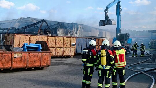 Feuer in einer Recyclingfirma