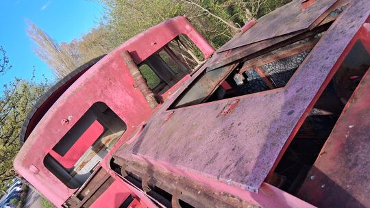 Der Brand hat an der historischen Lok kaum Schäden hinterlassen, eine Restaurierung plant die Stadt Birkenfeld nicht.