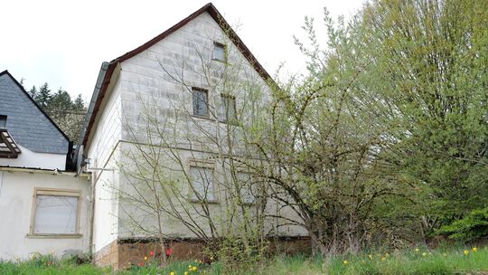 Dieses Haus in Straßenhaus wird seit Jahren dem Verfall überlassen. Für die Nachbarn wird das mittlerweile zu einem Problem.