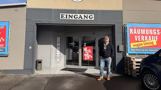 Der Bekleidungsverkäufer Jeansworld möchte sich künftig voll auf seinen Standort im Gewerbepark Mülheim-Kärlich konzentrieren.