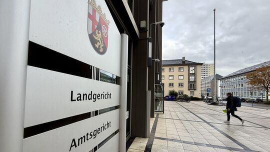 In dem Prozess am Landgericht Koblenz gegen drei Männer, die sich in Bad Breisig an einer Massenschlägerei beteiligt haben, ist