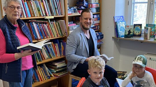 Kann man in einer Bücherei Kinder und Jugendliche und deren Eltern noch erreichen? Dies ist in der Mendiger Stadtbücherei in ein