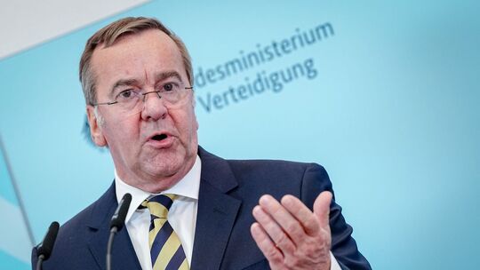 Verteidigungsminister stellt deutsche Militärstrategie vor