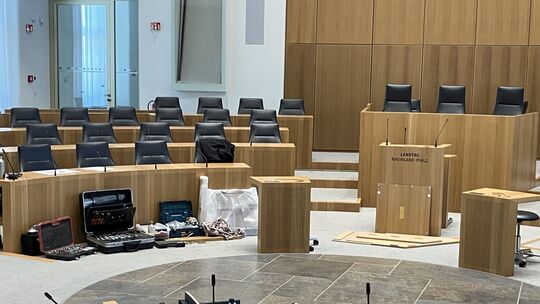 Vier Abgeordnete mehr, aber weniger Fraktionen: Wenn der rheinland-pfälzische Landtag am 18. Mai zu seiner ersten Sitzung für di