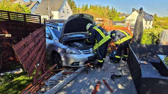 Die Feuerwehren aus Oberhausen, Kirn und Hennweiler sicherten die Unfallstelle zügig ab.