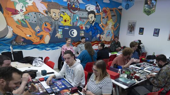 An den Spielenachmittagen ist einiges los bei den "Ravecards"-Läden in der Neuwieder Innenstadt.