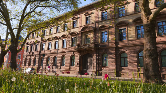 In der ehemaligen Alten Oberpostdirektion in Koblenz sollten 55 teils luxuriöse Eigentumswohnungen entstehen. Doch das Projekt C