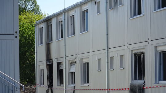 Im Andernacher Industriegebiet haben Wohncontainer gebrannt.