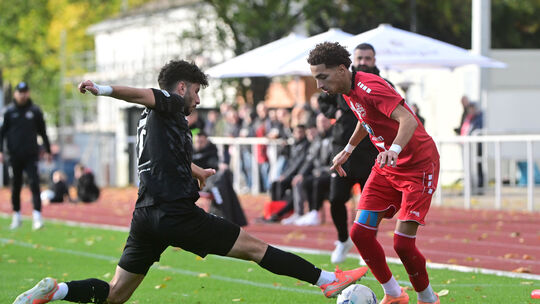 Ob sich Ahrweiler um Mo Saed (rechts) von Wittlich um Ayman Habbouchi auf dem Weg zum Titel in die Parade fahren lässt? Mit acht