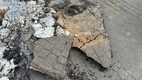 Ein Tankmotorschiff rammte am Donnerstag, 19. März, den Fähranleger in Boppard. Es ist noch unklar, wann die Fähre wieder fahren