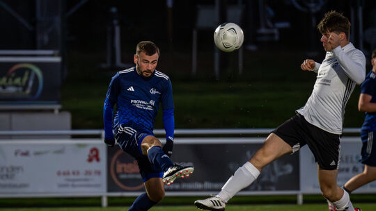 Im Hinspiel musste sich die SG Sohren/Büchenbeuren (links Thomas Krieger) mit 1:2 der SG Bell/Buch/Mörsdorf/Alterkülz geschlagen