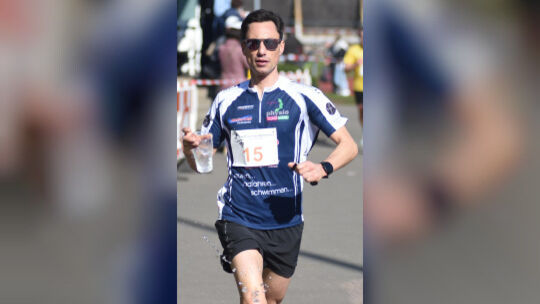 Bestzeit in Bonn: Christoph Landvogt vom LC 80 Bad Kreuznach brillierte auf der Marathondistanz. Das Foto zeigt ihn beim Nahelan