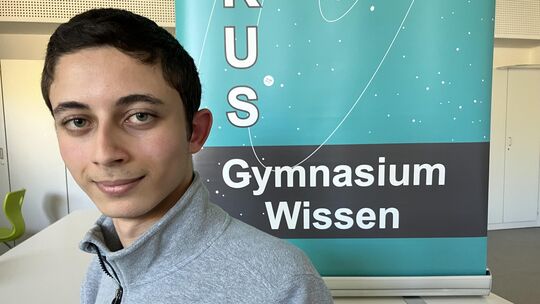 Abduhrahman Algheb hat im Rahmen der 65. Mathematik-Olympiade schon viel erreicht. Seine Wissener Schule gratuliert ihm zu dem E